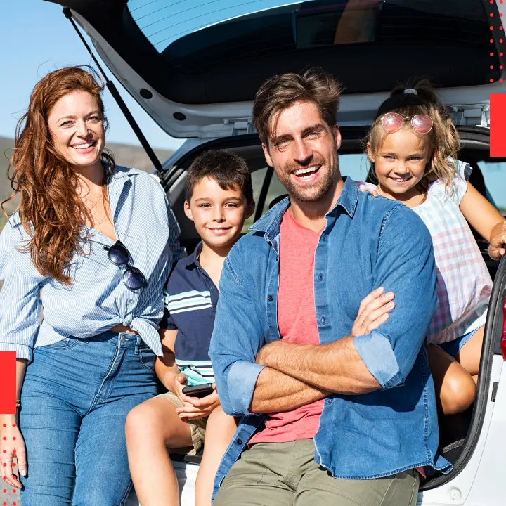 Familia con el Seguro de Franquicia de Coche de Alquiler